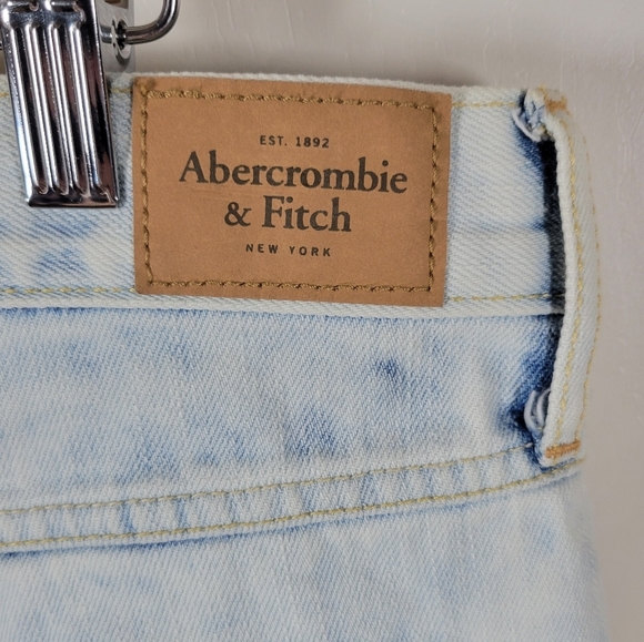 Abercrombie & Fitch Floral Embroidered Denim Shorts Size 28/6 - Picture 8 of 8